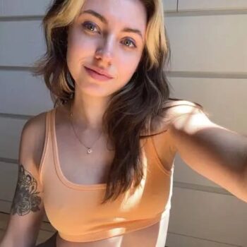 Profilo di Ernestina