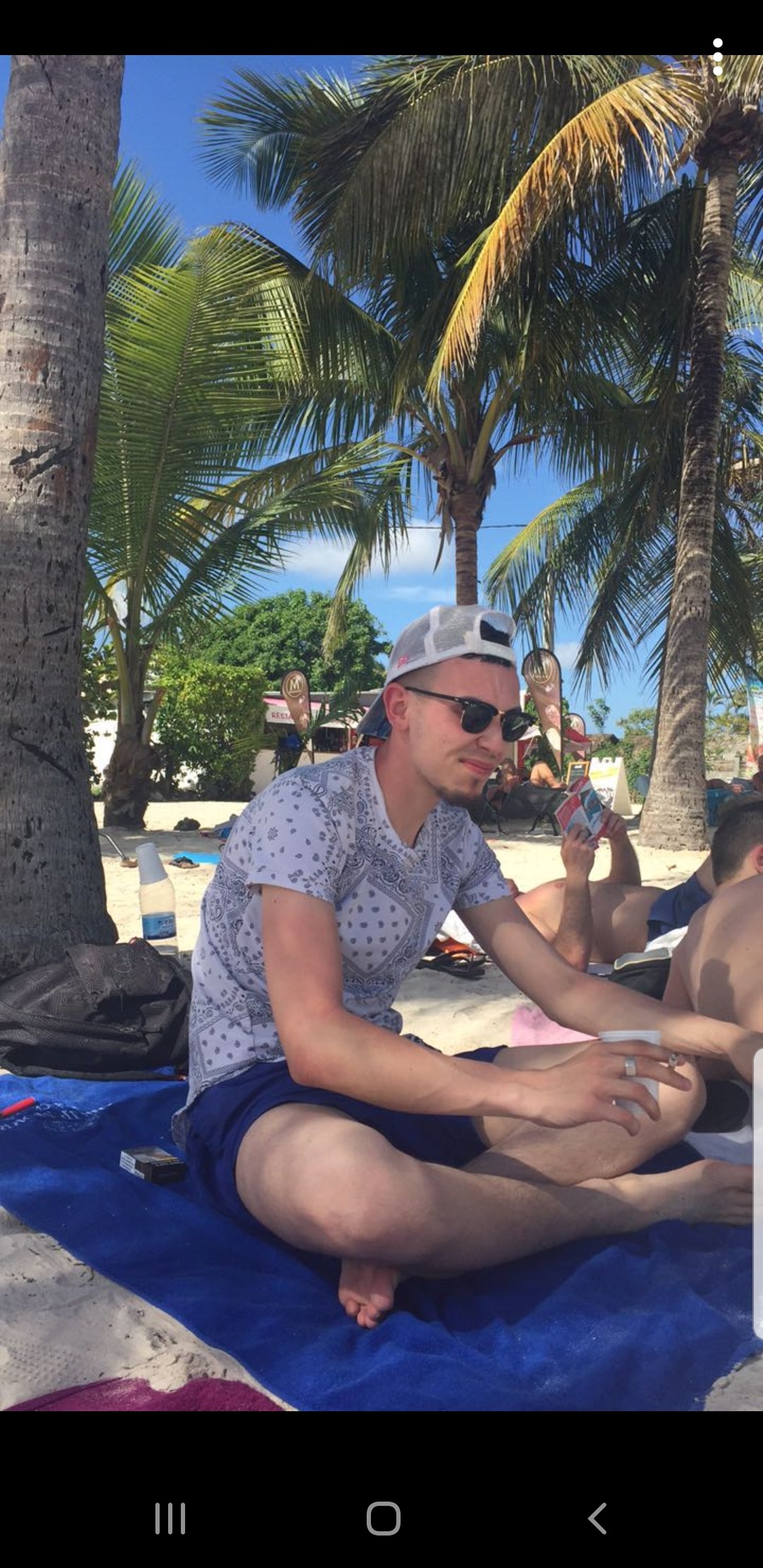 Profilo di Charles-pierre